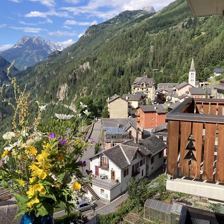Bel Appartement 2.5 Pieces Avec Balcon, Magnifique Vue Sur Le Glacier Des Grands Finhaut ภายนอก รูปภาพ